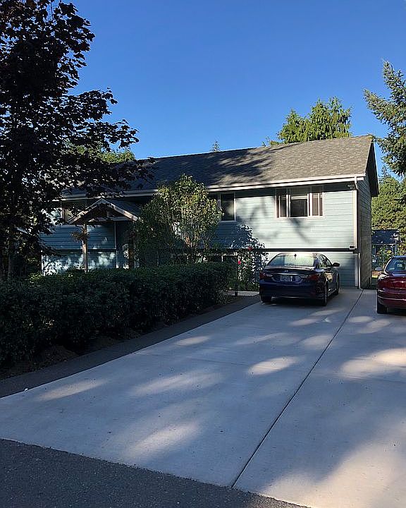 2nd image of 27269 Woodside Rd NE