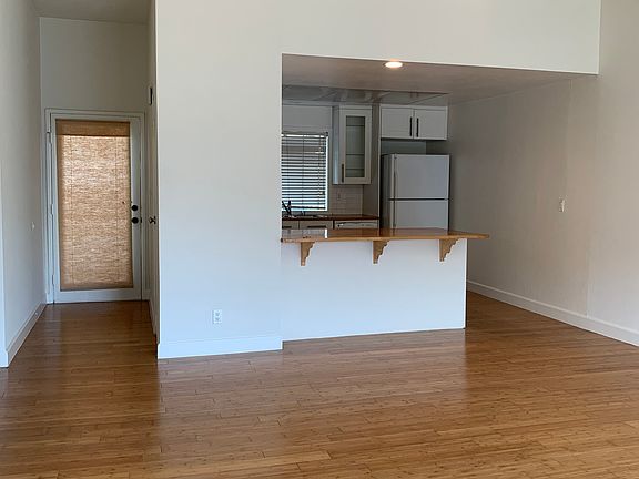 4th image of 735 Manhattan Ave APT 2