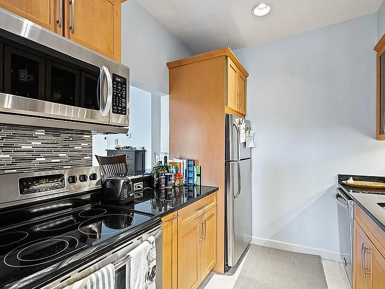 325 Columbus Ave #8 — Photo 10