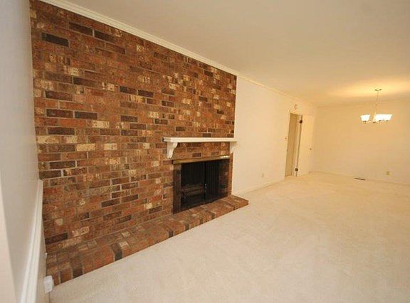 3rd image of 501 Greenbrier Dr