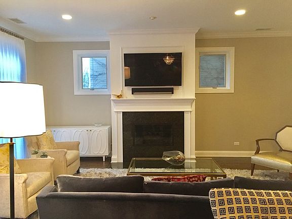 2nd image of 1654 N Mohawk St #P12