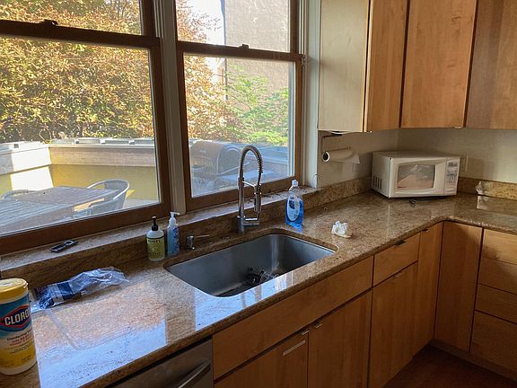 2nd image of 1166 E Passyunk Ave