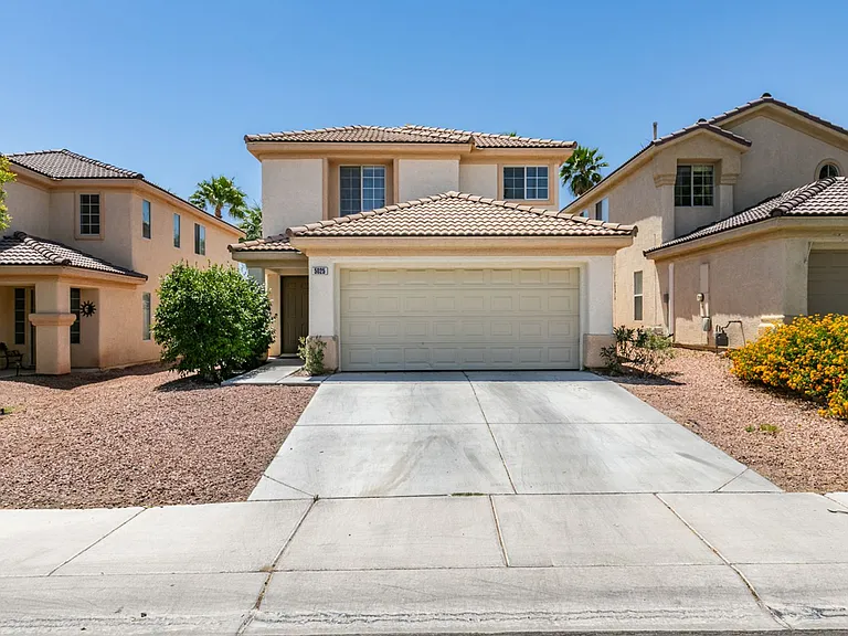 5025 Glittering Star Ct N — Photo 1
