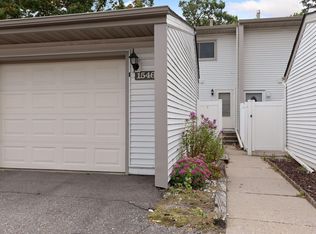 1546 N Oberlin Cir NE, Fridley, MN 55432