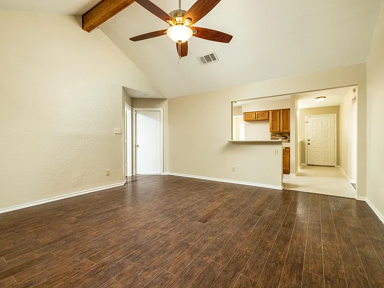 2403 Bayberry Ln — Photo 18