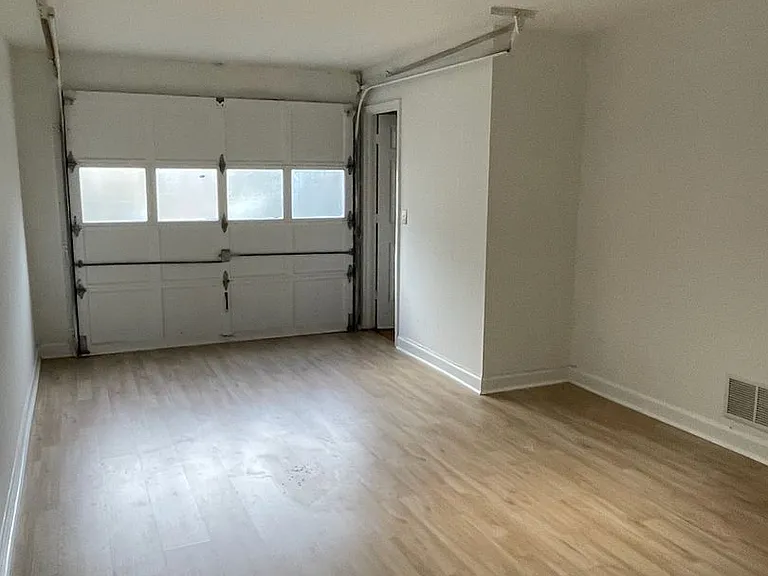 428 Page Ave NE #16 — Photo 14