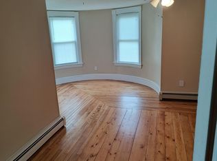 682 Beech St APT 1, Manchester, NH 03104