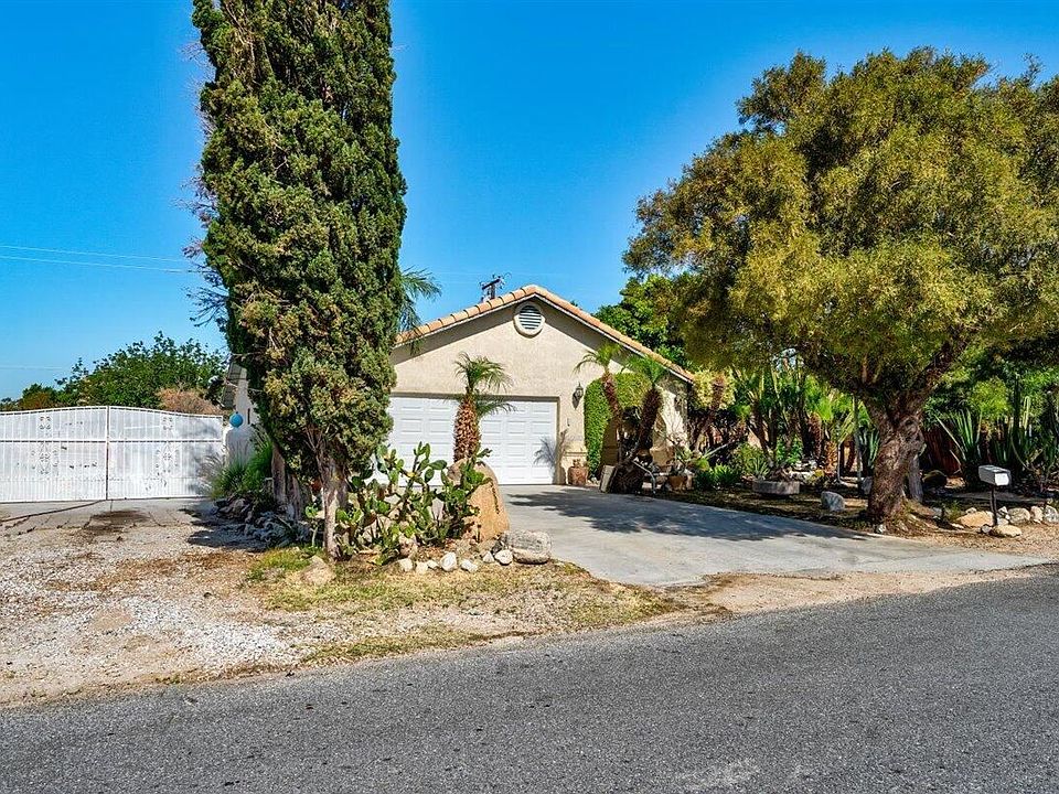 1st image of 13805 Cuyamaca Dr