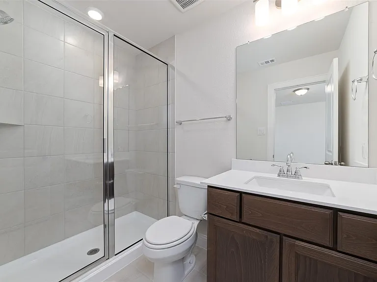 1911 Hickory Grove Ln — Photo 31