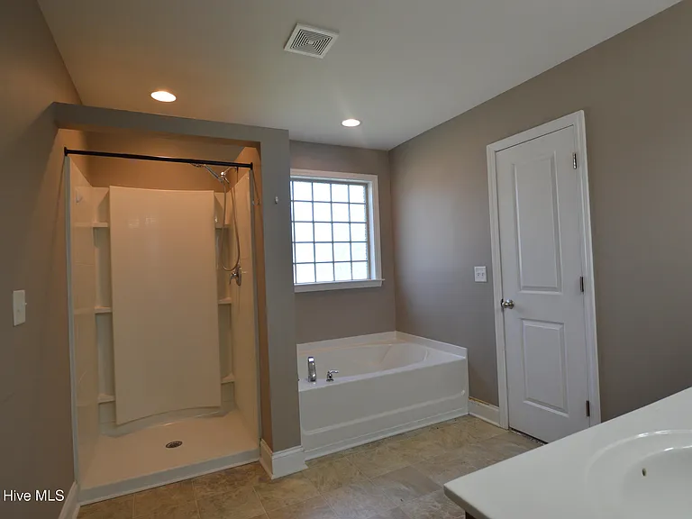 304 Vilas Way S — Photo 24