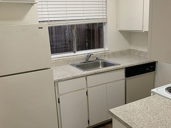 3rd image of 2221-23 Q St #17