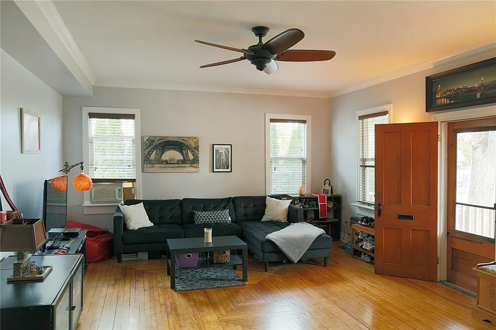 1 Frazer Street Main Unit — Photo 4