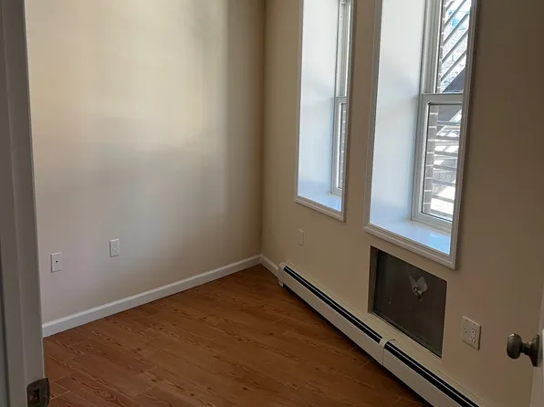 2126 Gerritsen Avenue image 12 of 23