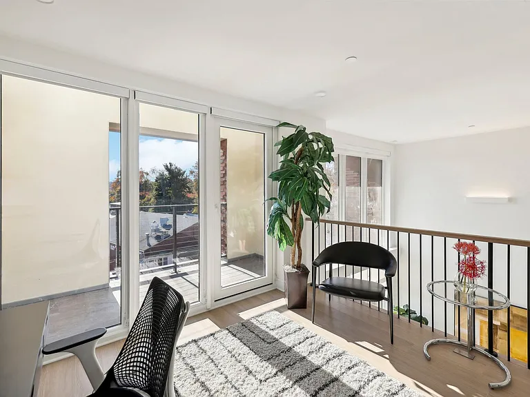 14 Lincoln Pl — Photo 17