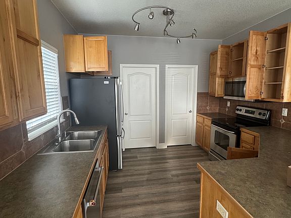 5th image of 1025 Dry Creek Ct