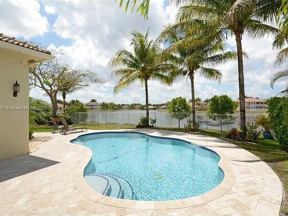 1st image of 896 Marina Dr