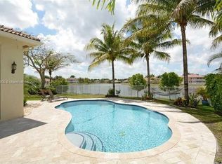 896 Marina Dr, Fort Lauderdale, FL 33327
