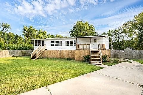 2nd image of 4820 Woodland Ln