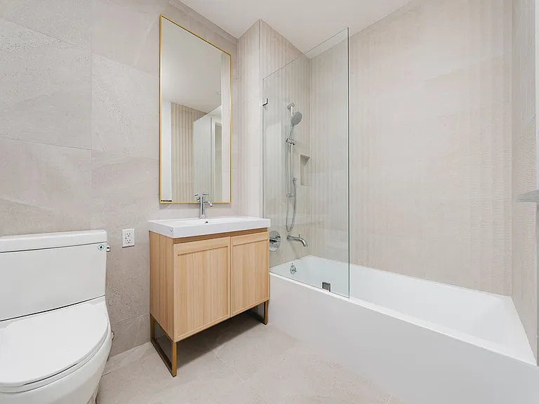 597 Grand St #901 — Photo 8