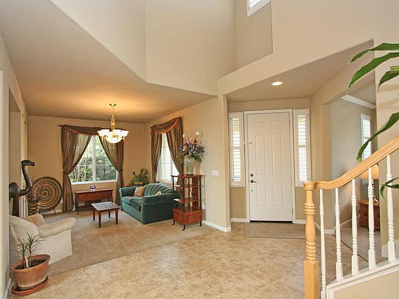 4th image of 2380 Summer Dr