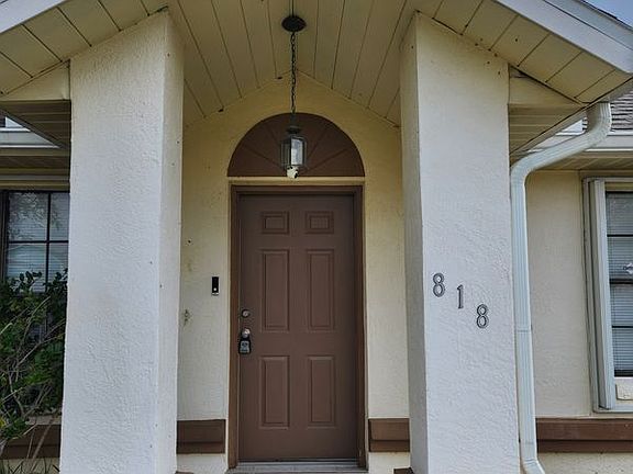 2nd image of 818 Seven Gables Cir SE