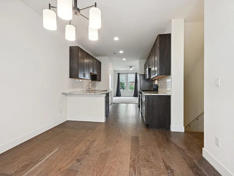 1056 Navajo St — Photo 5