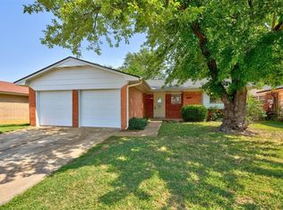 805 Robin Hill Rd, Edmond, OK 73003
