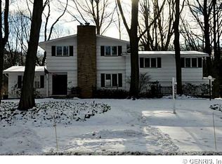 780 Oakridge Dr, Rochester, NY 14617