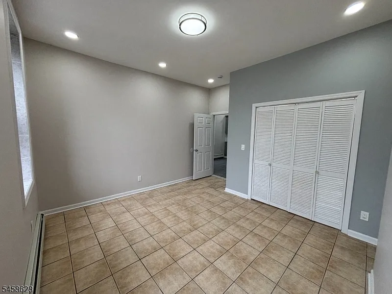 2 bed, 1.0 bath, $2,000 — Photo 4