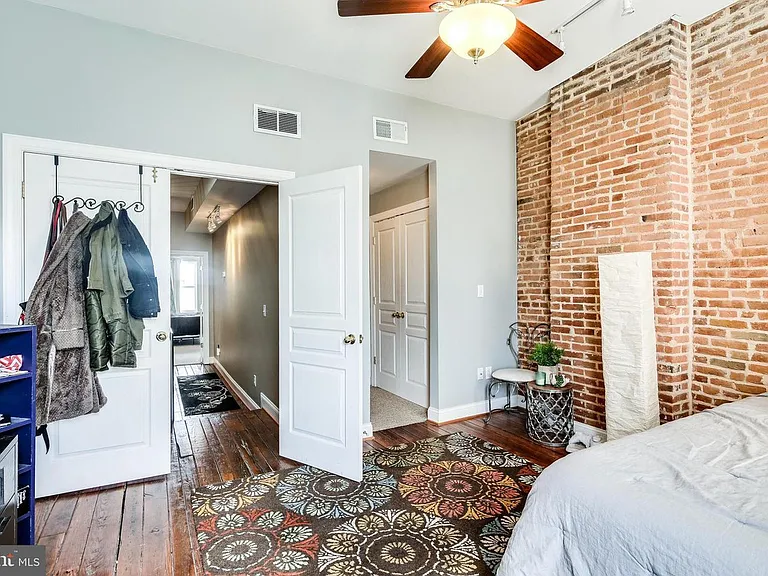 1603 Light St — Photo 14