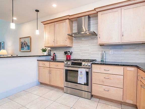 5th image of 208 Pine St #53