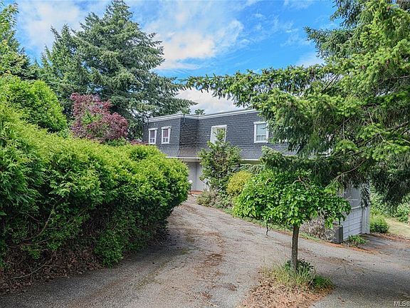 4th image of 3967 Juan De Fuca Ter