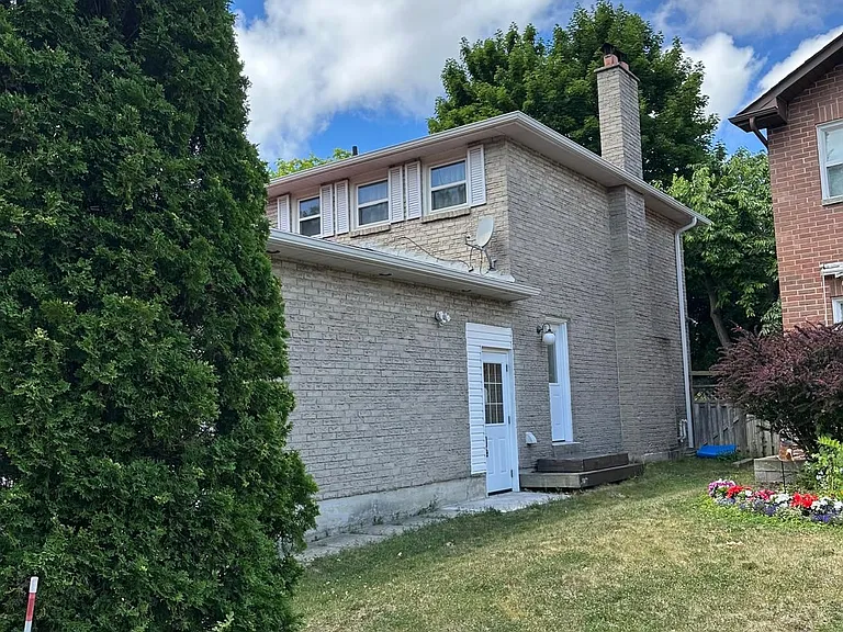 56 McCallum Dr #BASEMENT — Photo 2