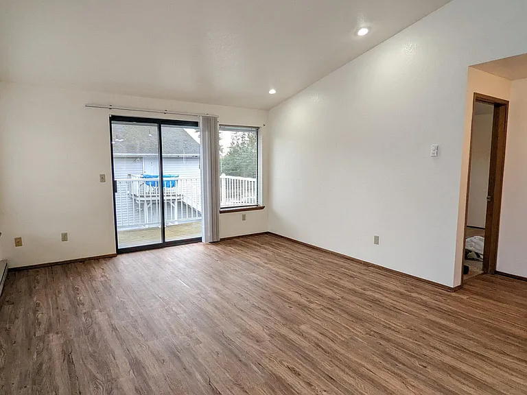 2320 Valencia St — Photo 15