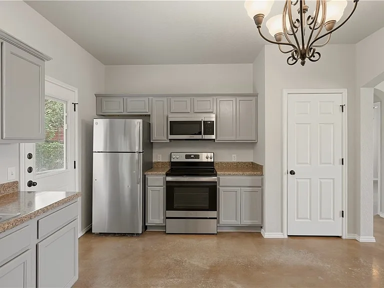 193 Rosedale Ave — Photo 11