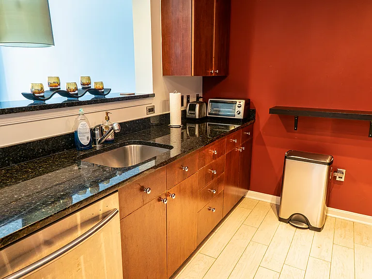 930 Wayne Ave #1307 — Photo 11