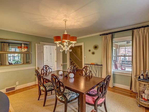5th image of 315 Kingsway Dr