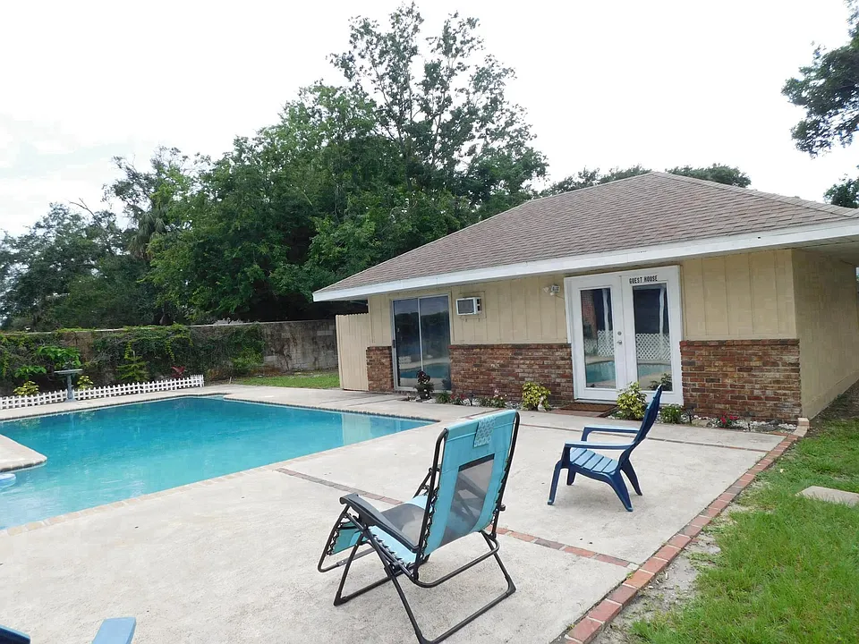 4946 N Palm Ave #GUEST HOUSE