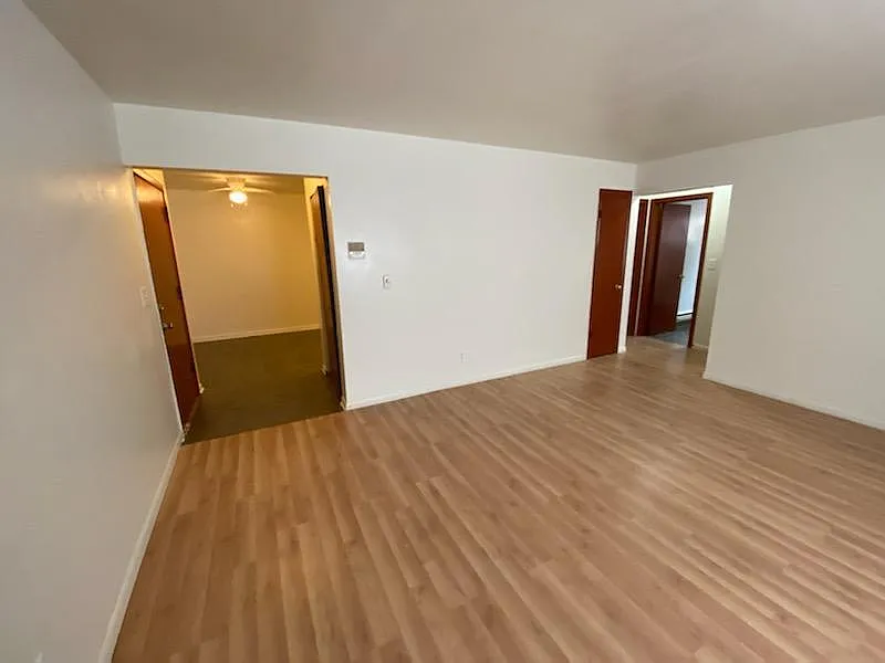 2 bed, 800 sqft, $1,600 — Photo 3