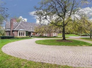 1 Goose Lake Dr, Barrington, IL 60010