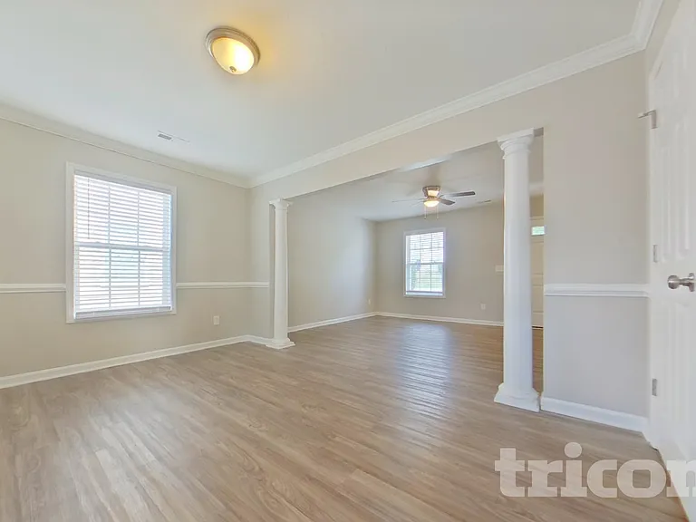 443 Laurel Mist Ln — Photo 4