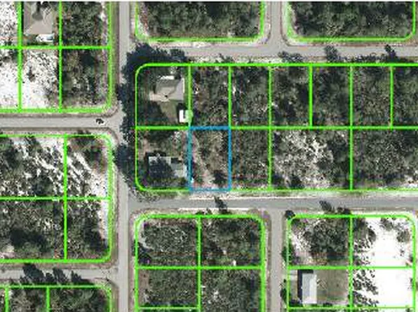 320 Honeymoon St NE, Lake Placid, FL 33852