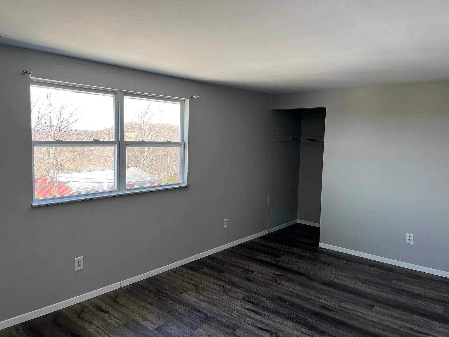 4272 Sample Ct — Photo 2