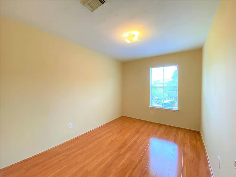 8026 Golf Green Cir — Photo 19