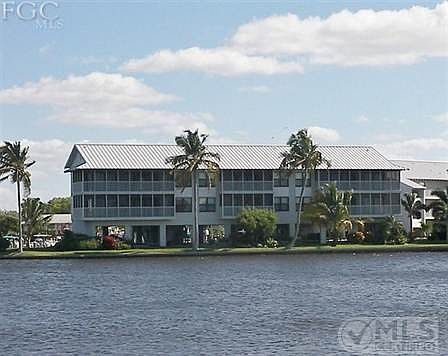 404 is top right end unit of the building providing spectacular water views.