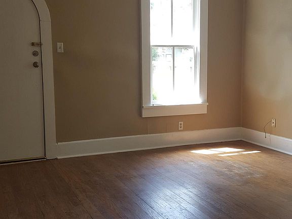 3rd image of 510 Brook Ave