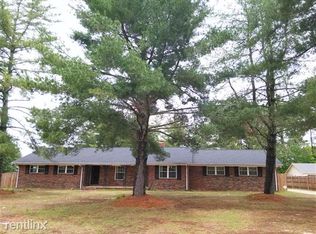5322 Lakeview Rd, Hope Mills, NC 28348