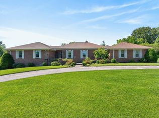 202 S Stourbridge Rd, Versailles, KY 40383
