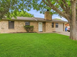1414 W Torrey St, Granbury, TX 76048