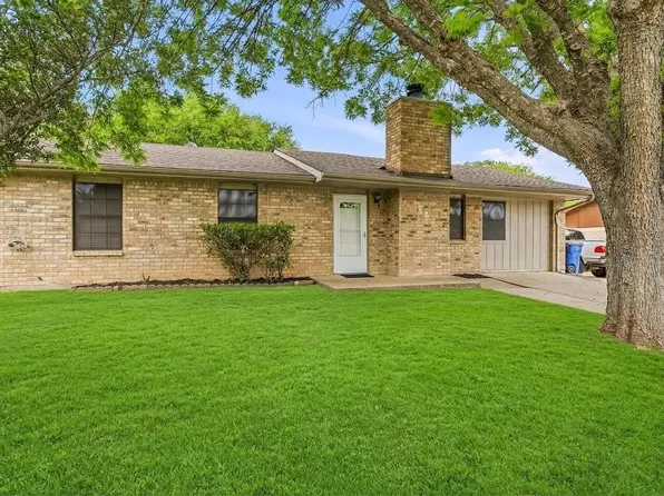 1414 W Torrey St, Granbury, TX 76048